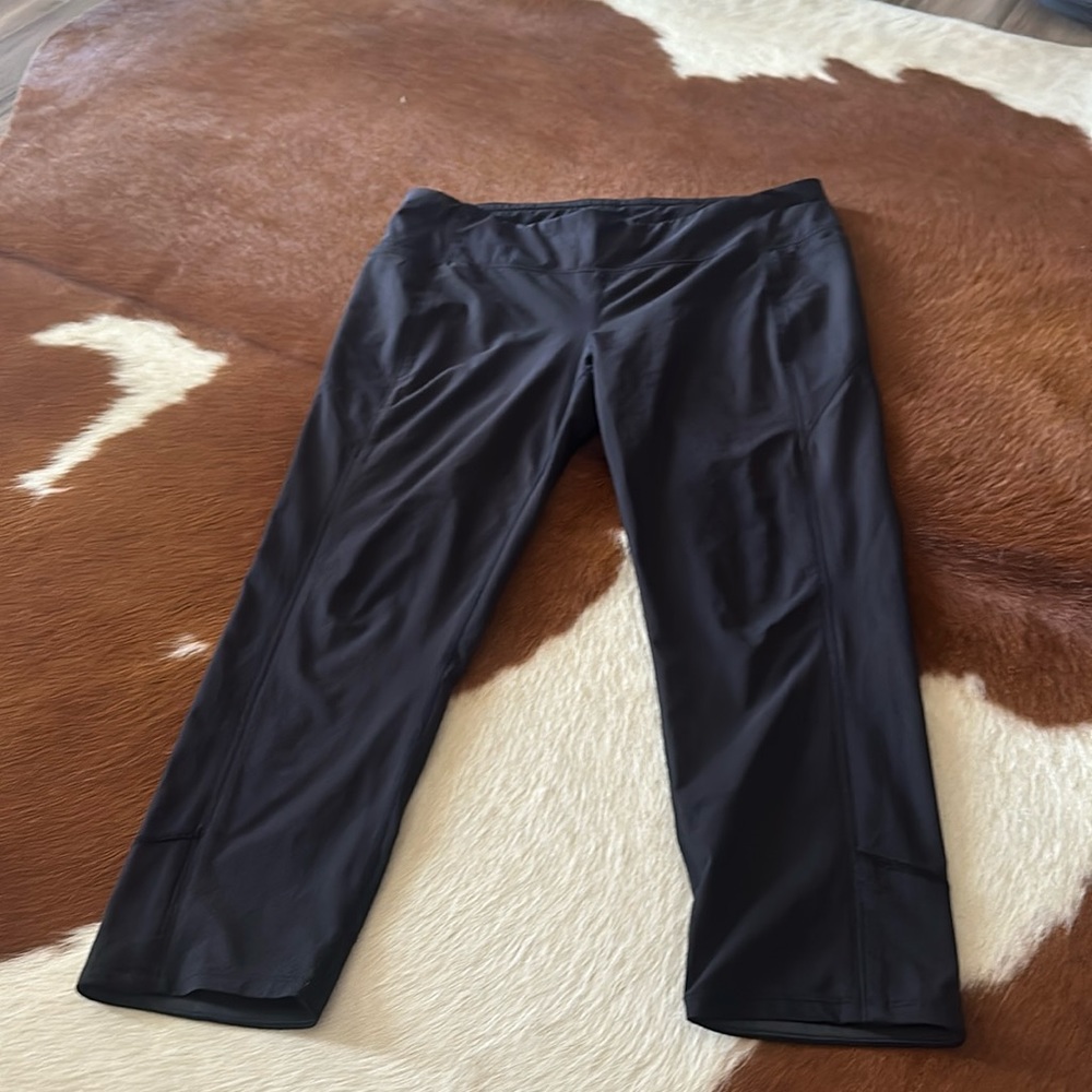 Athleta women’s size large cropped tight pants